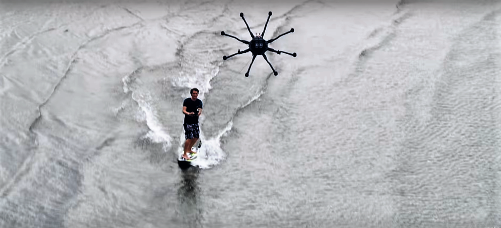drone surfing - Planete Robots