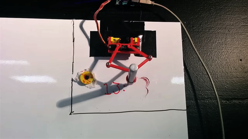 Whiteboard Clock Robot - Planete Robots